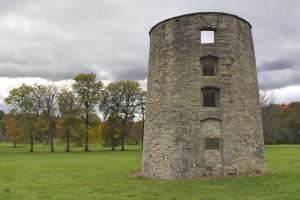 Featured Image for 2014-10-18-Raspberry-Farm-Silo.jpg