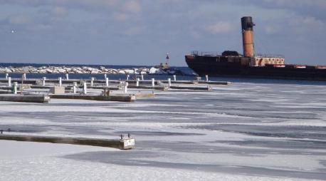 Photo of frozen lake